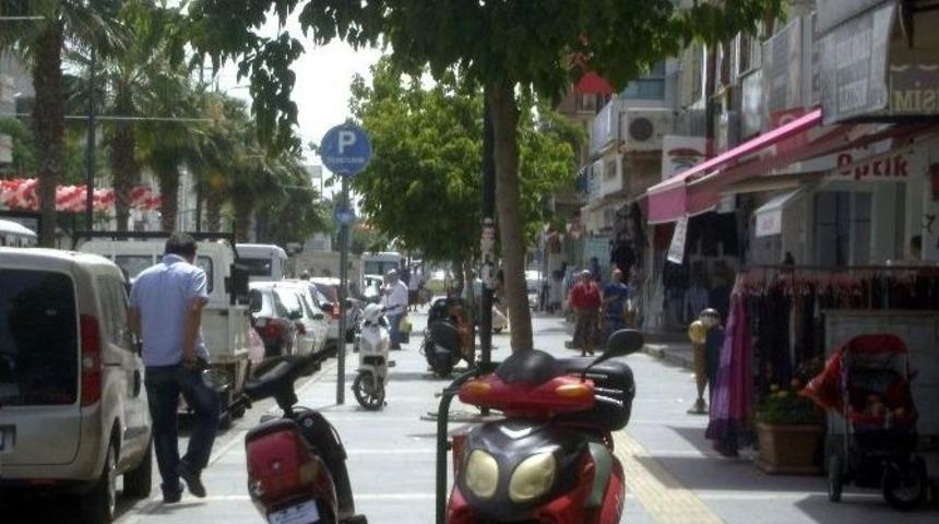 Didim'de Park İhlali Yapan Morsikletler Toplanıyor