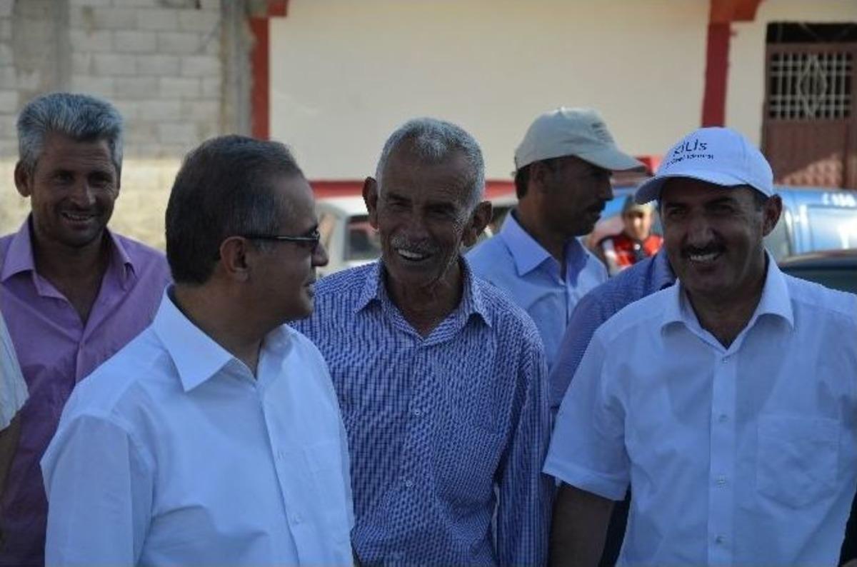 K&ouml;y Yollarına Sıcak Asfalt