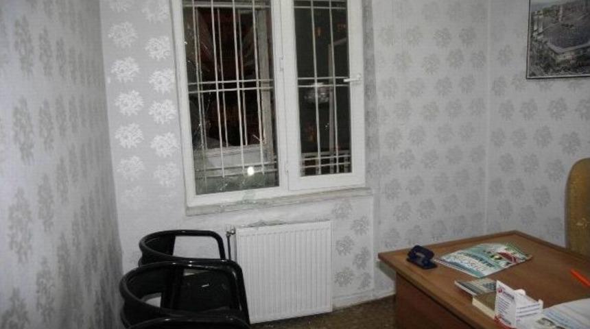 Diyarbakır&rsquo;da İslami Derneğe Bombalı Saldırı