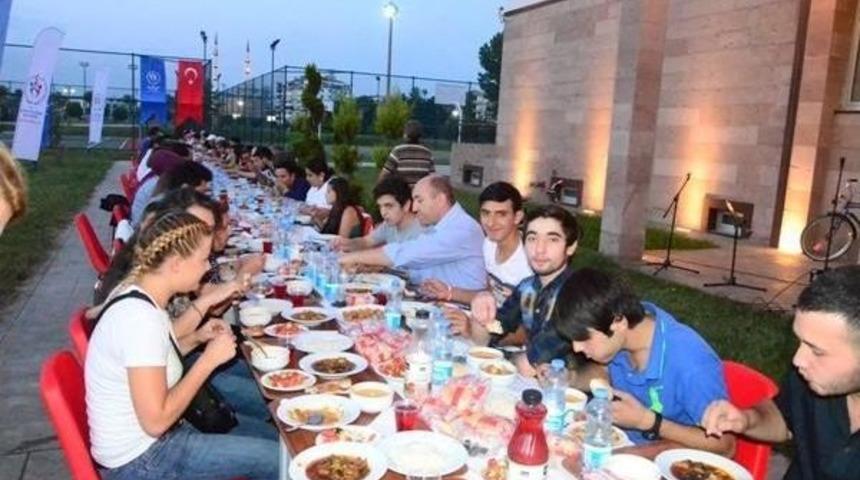 &Ccedil;arşamba Gen&ccedil;lik Merkezinden Iftar