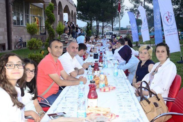 Çarşamba Gençlik Merkezinden Iftar