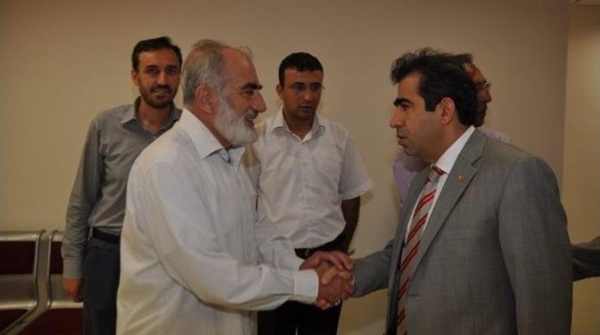 Vali G&uuml;zeloğlu, İl M&uuml;ft&uuml;l&uuml;ğ&uuml;'n&uuml;n İftar Yemeğine Katıldı