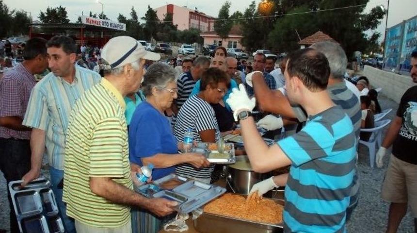 Başkan Atabay, İftar &Ccedil;adırında Oru&ccedil; A&ccedil;tı