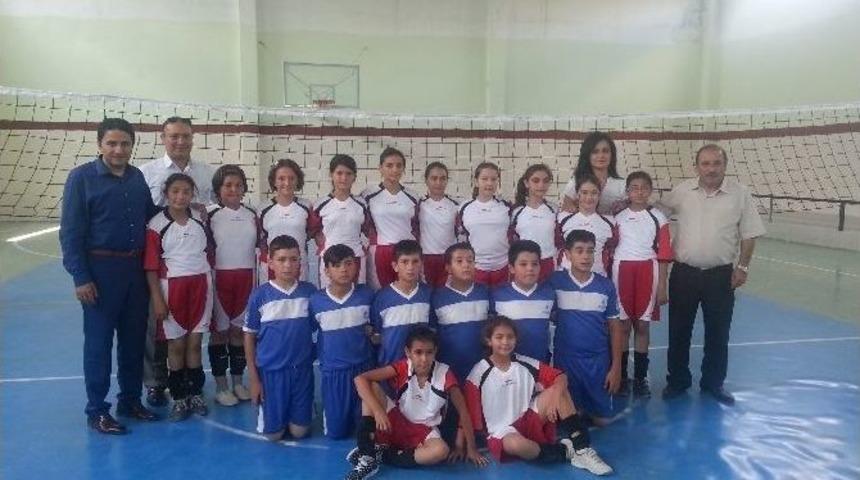 Seyitgazi'de Voleybol Gelişiyor