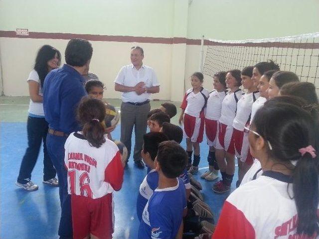 Seyitgazi'de Voleybol Gelişiyor