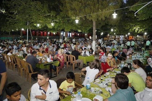 Tahmazoğlu Şehit Ve Gazi Aileleriyle İftarda Biraraya Geldi