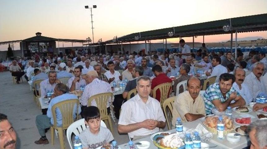 Kahta Belediyesi Vatandaşlara İftar Yemeği Verdi