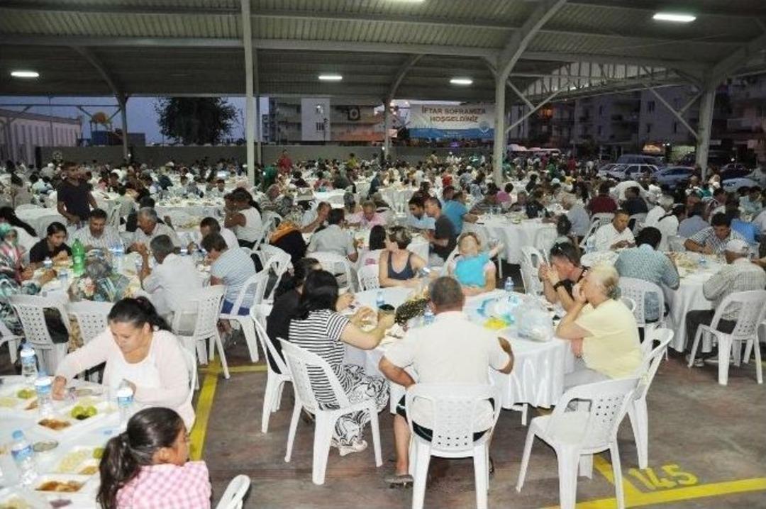 G&uuml;m&uuml;ld&uuml;r&rsquo;de İftar Şenliği