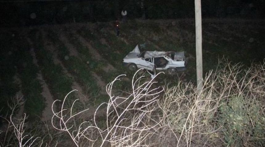 Suşehri&rsquo;nde Otomobil Şarampole Devrildi: 1 Yaralı