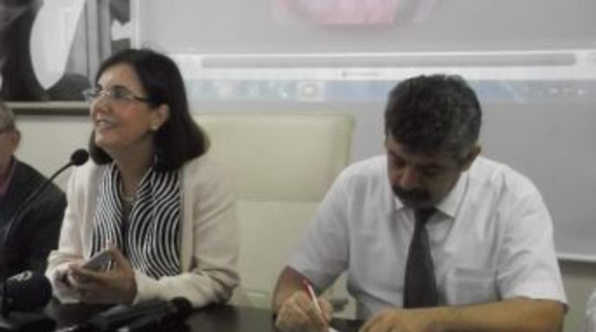 Chp Parti Meclis &Uuml;yesi Prof.dr. Gaye Usluer Trabzon&rsquo;da