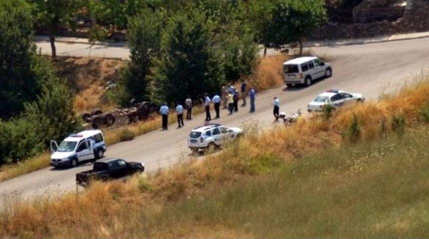 Belediyenin Sulama Aracı Devrildi