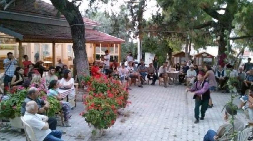 Eskişehir Sanat Tiyatrosu &ldquo;4. Mordoğan-karaburun Sokakta Tiyatro Festivali&rdquo;ne Katıldı