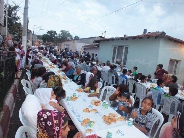 Roman &Ccedil;ocukların İftar Sevinci 1