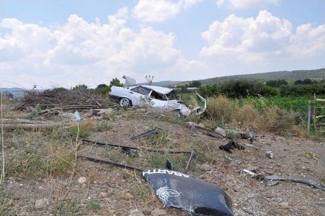 &Ccedil;anakkale de Otostopla Bindiği Otomobil Kaza Yaptı 1