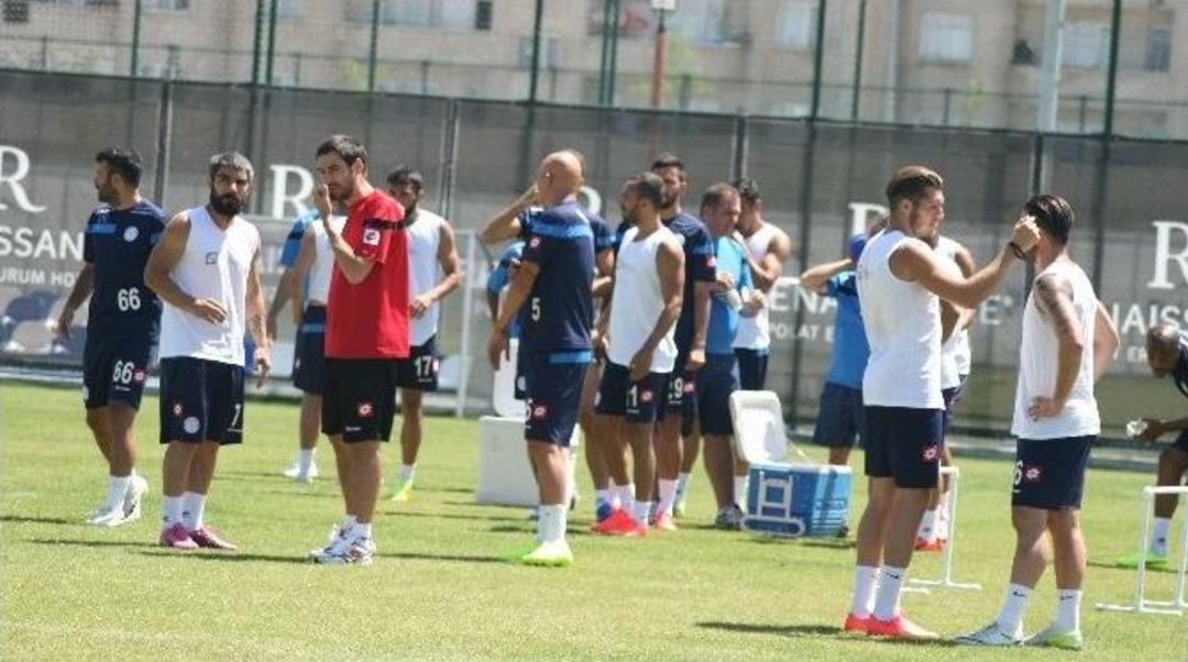 &Ccedil;aykur Rizespor&rsquo;da Sakat Futbolcular Can Sıkıyor