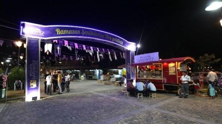 Ramazan Sokağı Farklı Bir Atmosfer Yaşatıyor