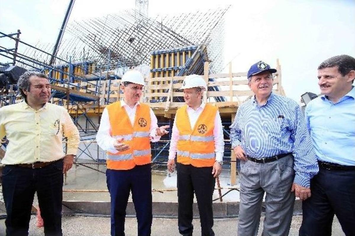 Bakan Işık, K&ouml;rfez Ge&ccedil;iş K&ouml;pr&uuml;s&uuml;'n&uuml; İnceledi