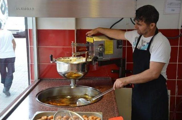 Saray Lokması Tatlısına Yoğun İlgi