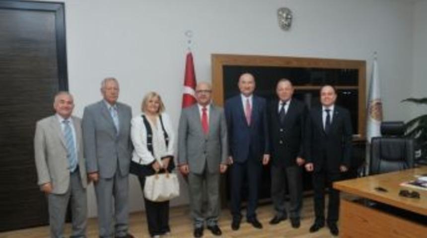 Eğitim Vakfı Y&ouml;neticilerinden Başkan &Ccedil;oban&rsquo;a Ziyaret