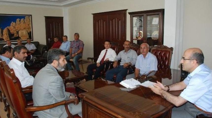 Vali Demirtaş&rsquo;a &Uuml;st&uuml;n Performans Plaketi