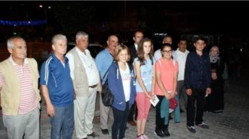 Gen&ccedil;ler Kızılay Kampında Buluşuyor