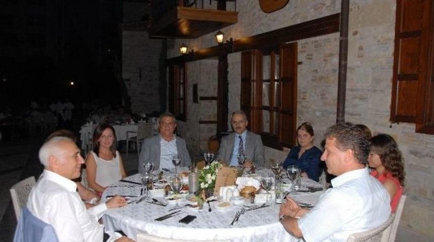 G&ouml;&ccedil;tur&rsquo;un İftarı Turizmciler İle Protokol&uuml; Buluşturdu