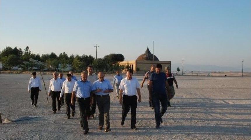 Vali Mahmut Demirtaş Sahabedeki &Ccedil;alışmaları Yerinde İnceledi
