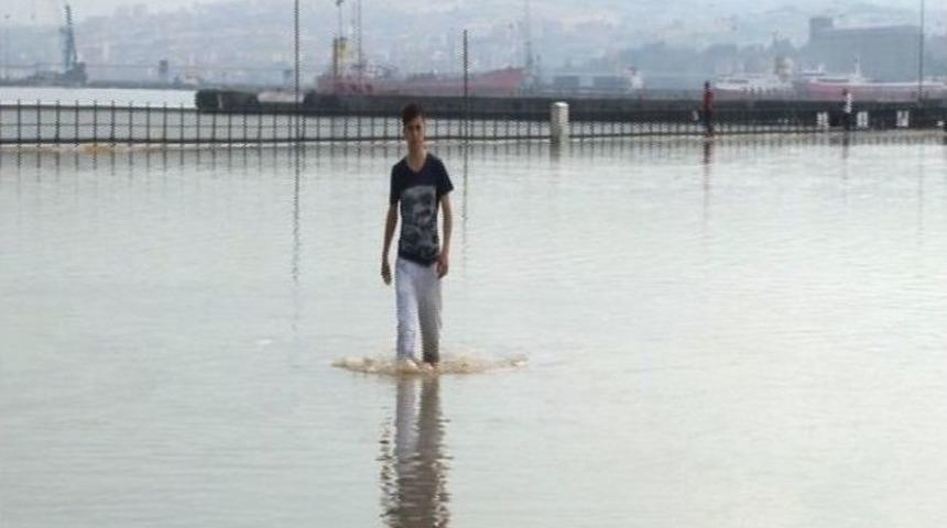 Tekirdağ'da Sahil Dolgu Alanı Sular Altında Kaldı
