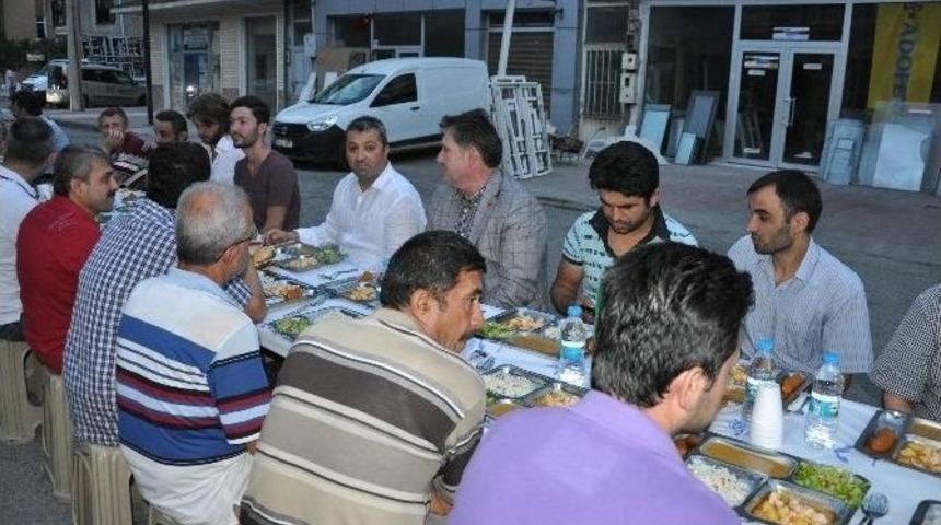 Sanayi Esnafından İftar Sofrası