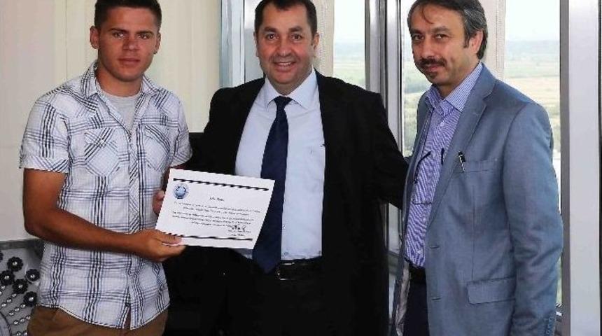 Tetova Devlet &Uuml;niversitesi &Ouml;ğrencileri Sertifikalarını Aldı