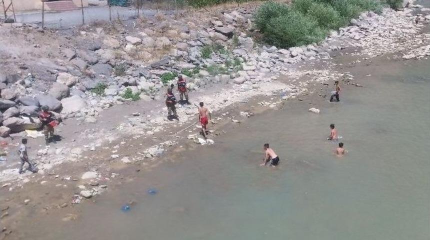 Jandarmadan Suda Boğulmalara Karşı &Ouml;nlem