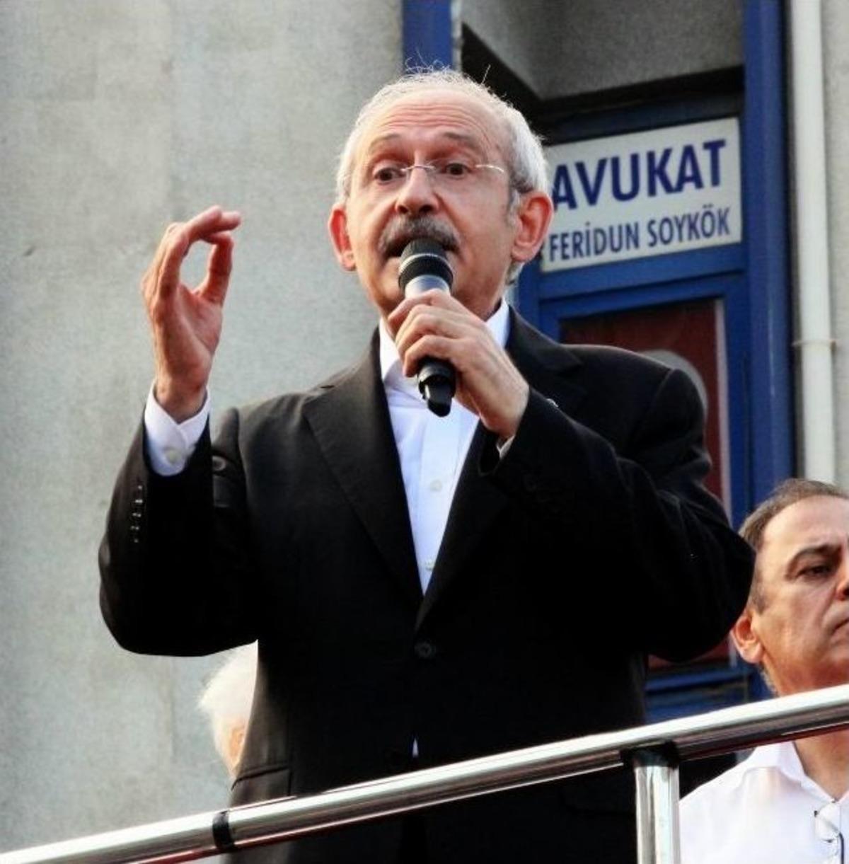 Kılı&ccedil;daroğlu Burhaniye&rsquo;de Halka Hitap Etti