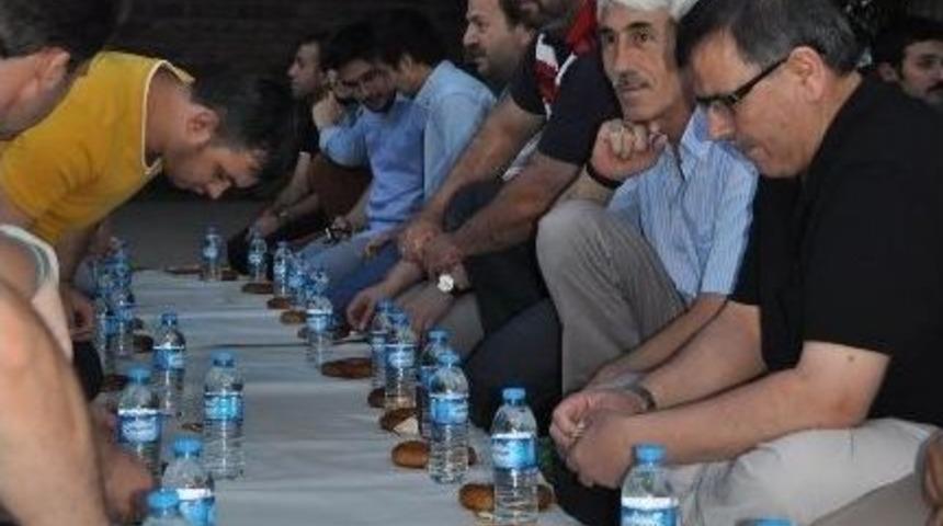 İhh'dan '&uuml;mmet İftarı'