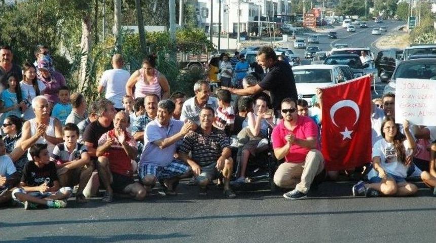 'sosyete Yolu' Vatandaşlar Tarafından Trafiğe Kapatıldı