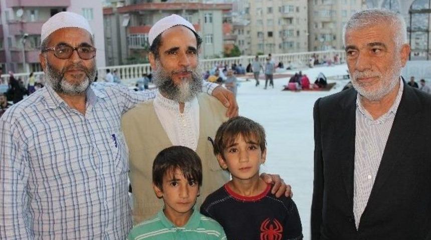 Kahramanmaraşlılar Suriyelilerle Kardeşlik İftarında Buluştu