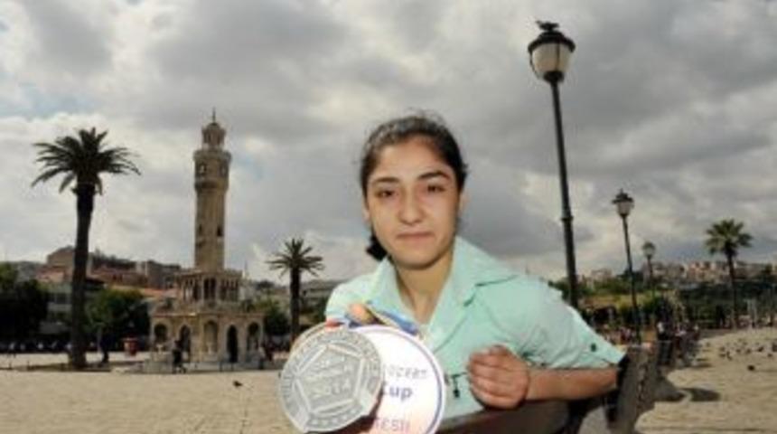 Judo &lsquo;&ccedil;i&ccedil;ek&rsquo; A&ccedil;tı