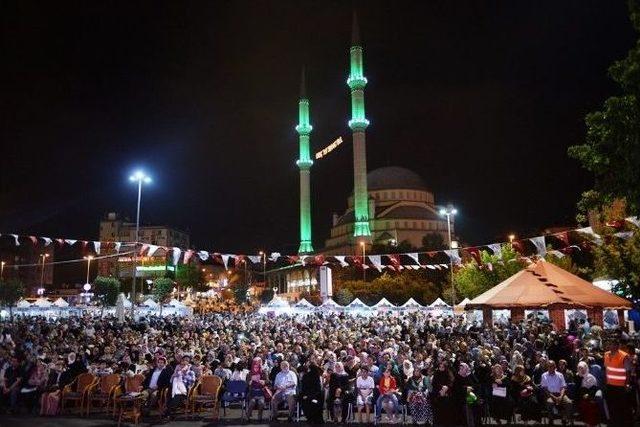 İlahiyat&ccedil;ı &Ouml;mer D&ouml;ngeloğlu: &ldquo;hepimiz Sınavdan Ge&ccedil;iyoruz&rdquo; 2