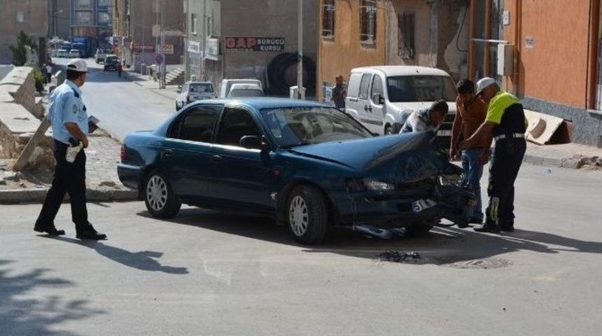 S&uuml;rekli Kaza Olan Sokakta Vatandaşlar İsyan Ediyor