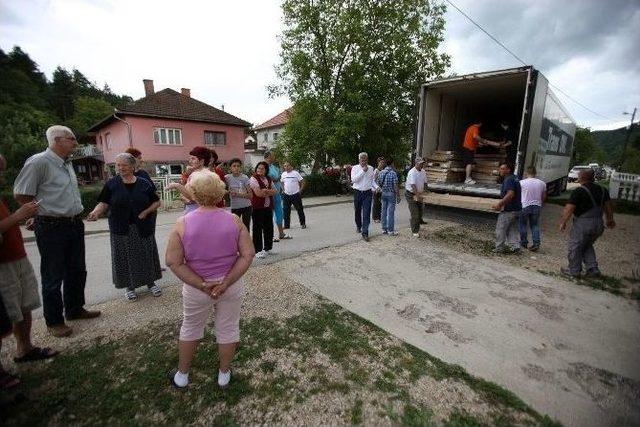 Bosna’daki Sel Mağdurlarına İzmir’den 2. Yardım Atağı