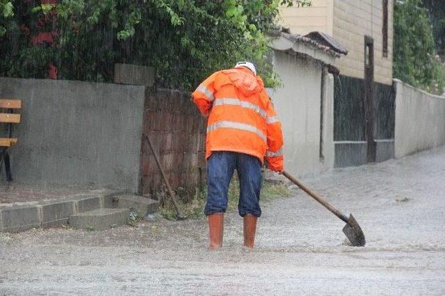 Bartın&rsquo;da Sağanak Yağmur Etkili Oldu 2