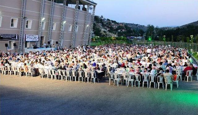 Mahalle İftarı İle Vatandaşlar Kaynaşıyor 2