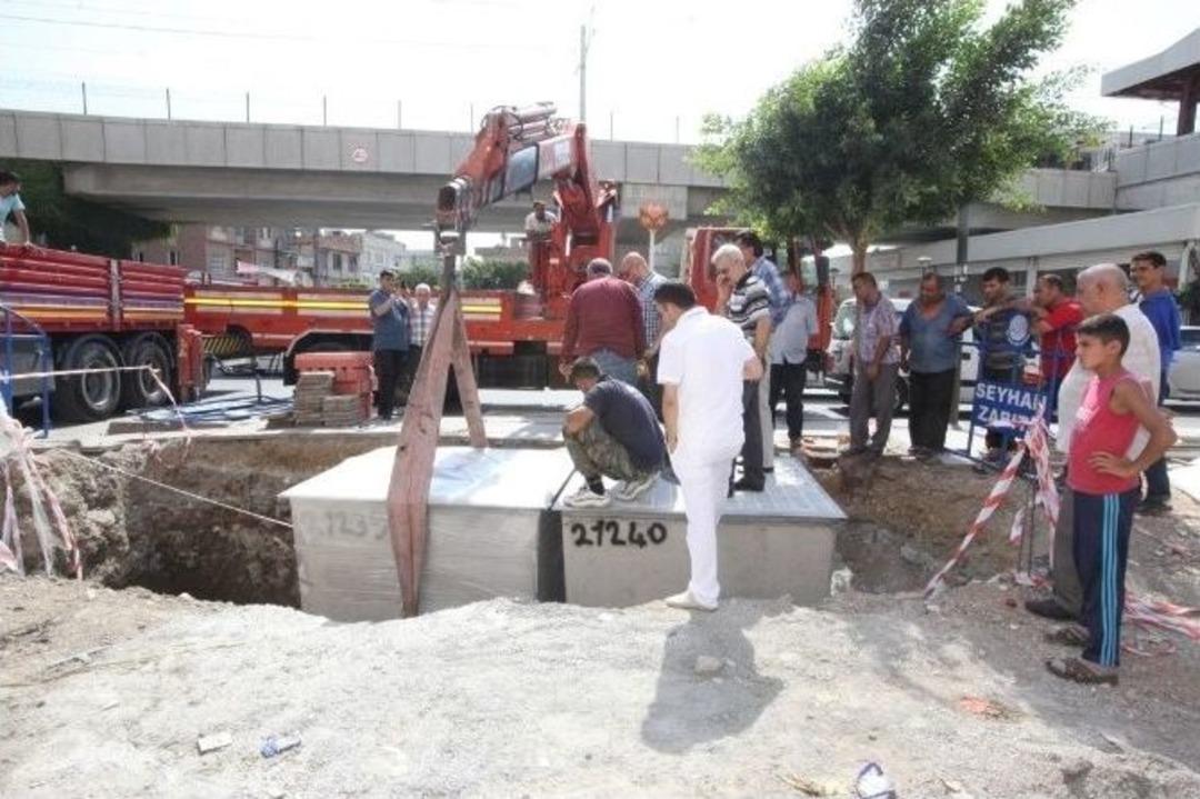 Seyhan'da &Ccedil;&ouml;p Konteynerleri Yer Altına Alınıyor