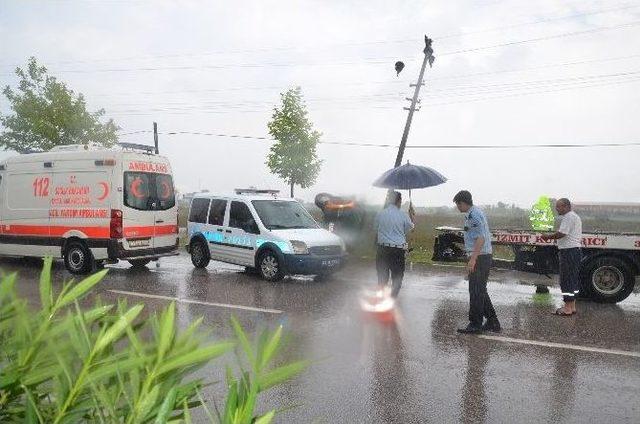 Yoğun Yağış Kazaya Neden Oldu: 3 Yaralı