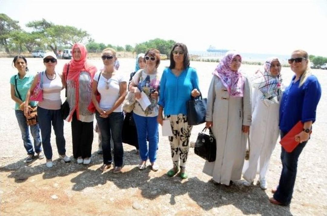 Kadınlar Plajına Kadınlardan Destek