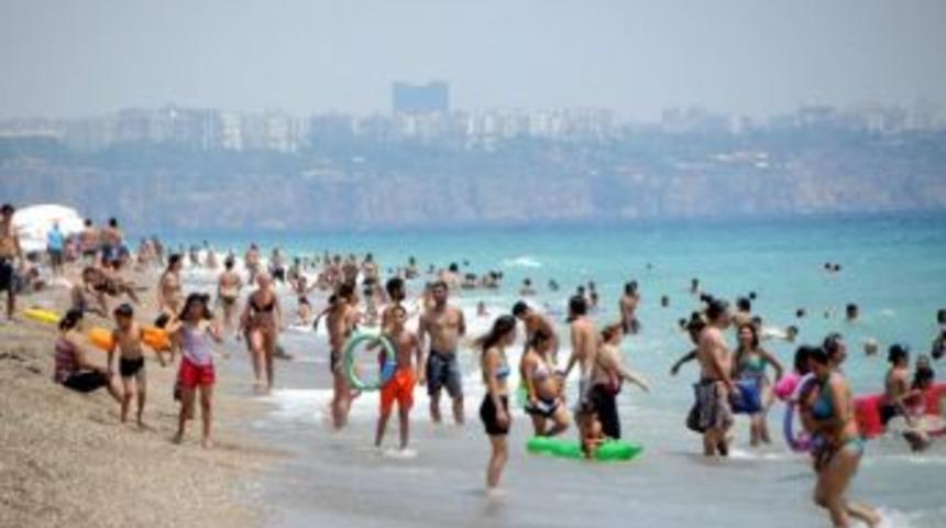 Antalya&rsquo;da Sahiller Tıklım Tıklım