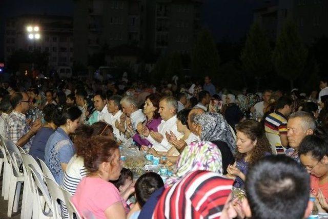 Başkan Zolan, Vatandaşlarla İftar Açmaya Devam Ediyor