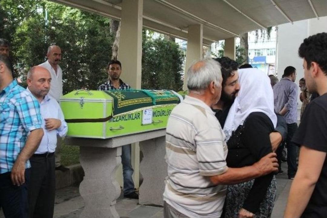 Bekir Bozdağ&rsquo;ın Hukuk Danışmanı Son Yolcuğuna Uğurlandı