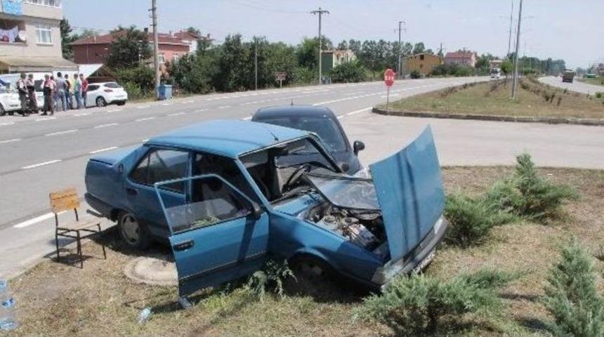 Samsun'da Trafik Kazası: 3 Yaralı