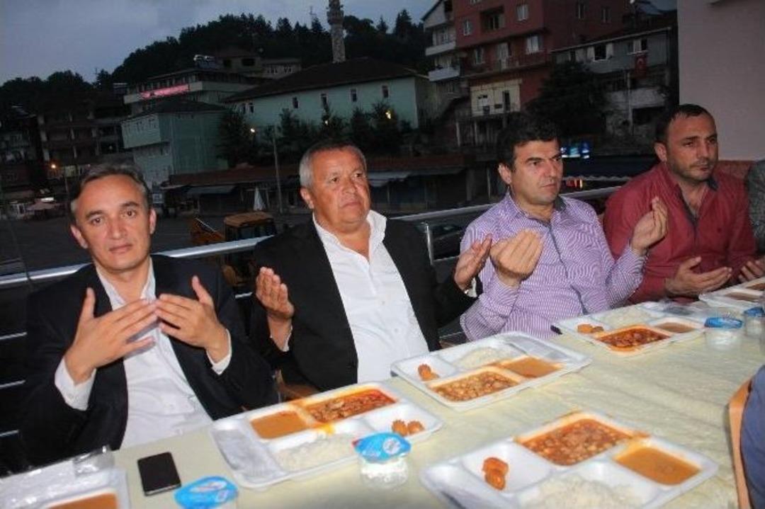 Ormanlı Belediyesi Halka İftar Verdi