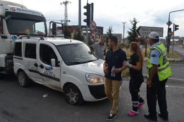 Tekirdağ'da Trafik Kazası: 2 Yaralı